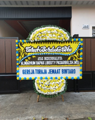 Papan Bunga Duka di Tanjakan Mekar