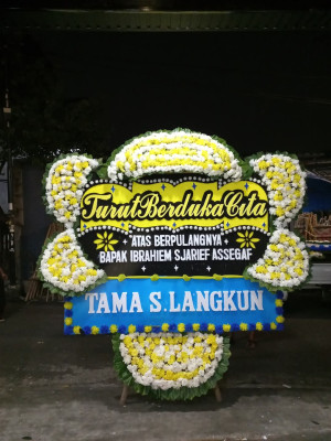 Papan Bunga Duka di Tanjakan Mekar